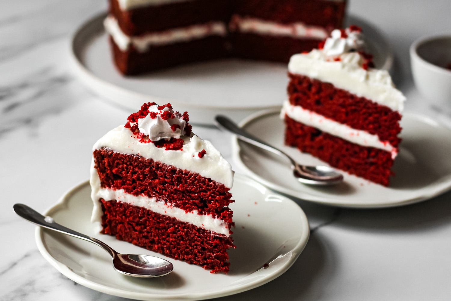 Red Velevt Cake Recipe: How to make Christmas Red Velvet Cake Recipe at  Home | Homemade Red Velvet Cake Recipe - Times Food